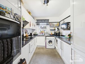 Kitchen- click for photo gallery